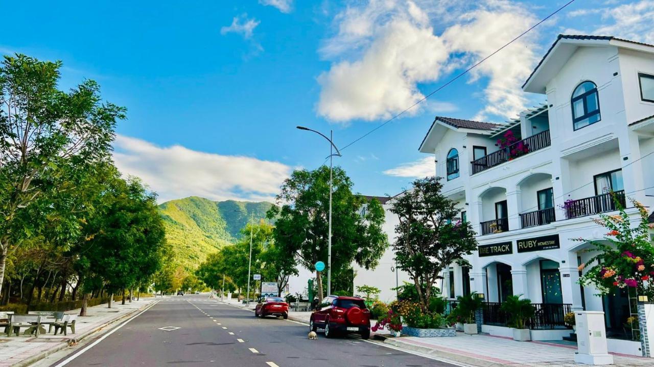 Cam Lam The Track Homestay - Near Bai Dai Beach מראה חיצוני תמונה