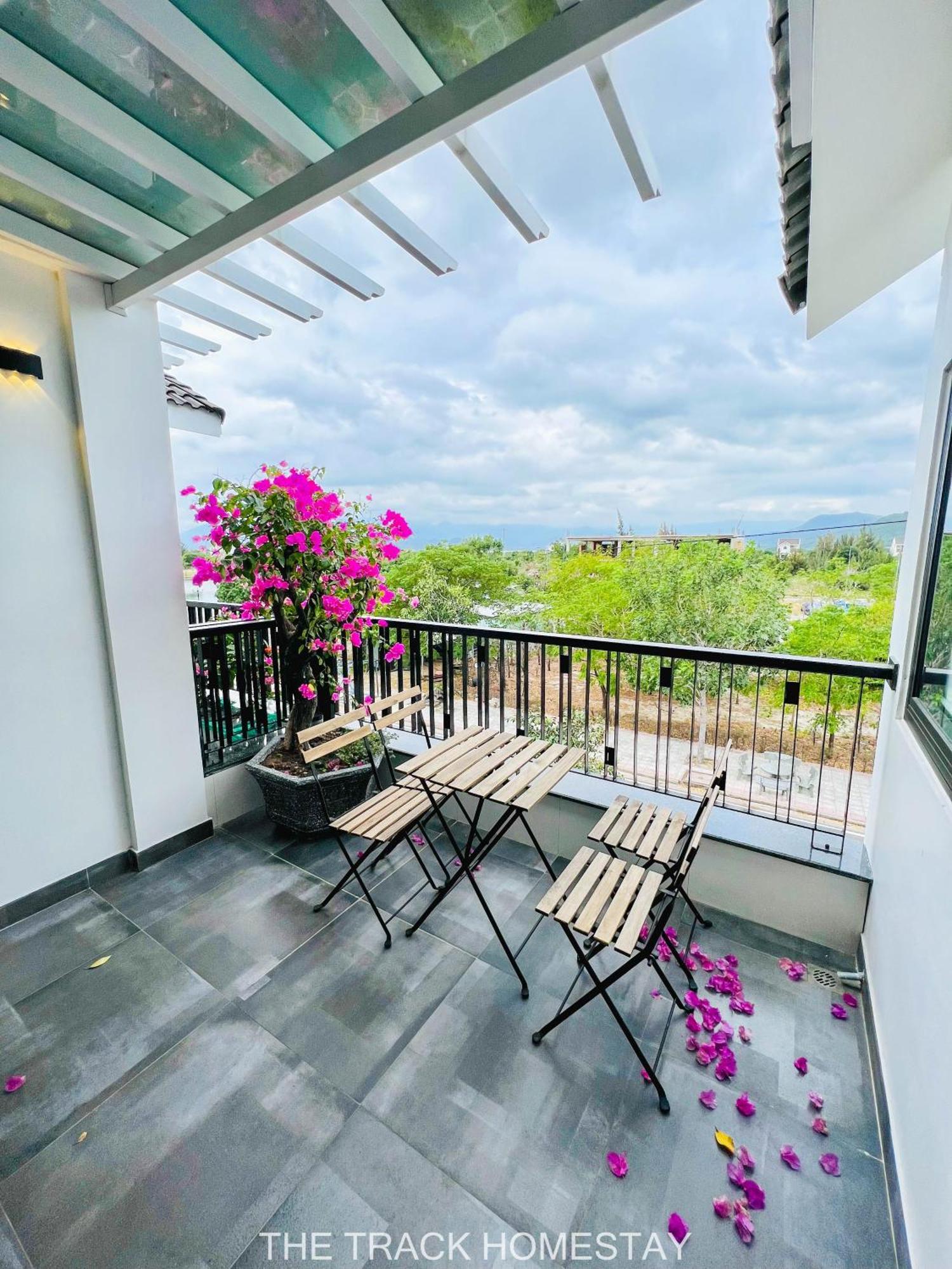 Cam Lam The Track Homestay - Near Bai Dai Beach מראה חיצוני תמונה